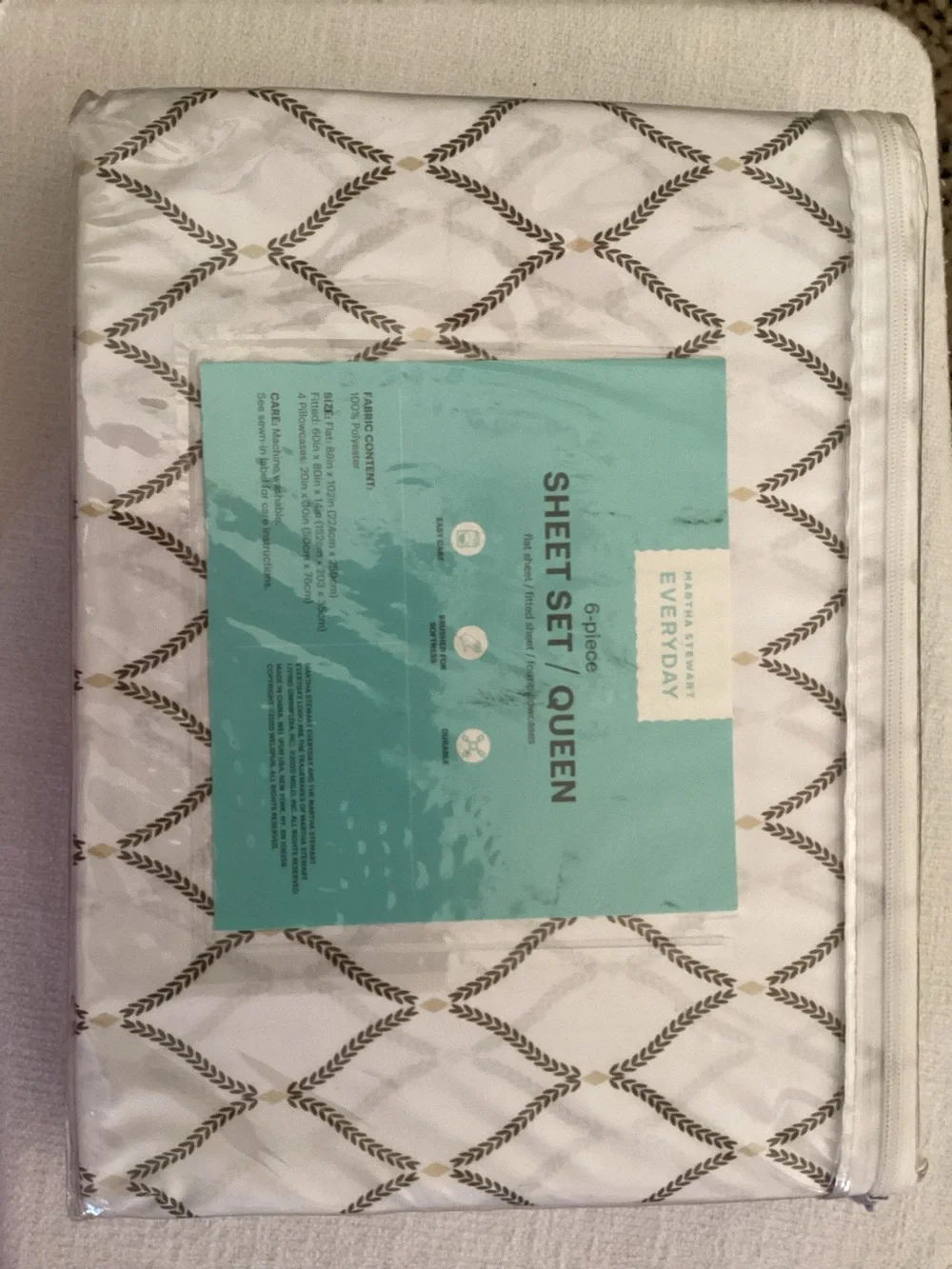 New-Martha Stewart Everyday 6-piece Queen sheet set featuring a white and beige